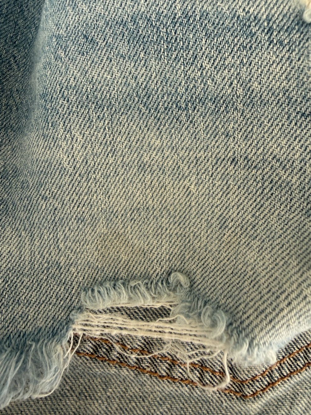 American Eagle Distressed Denim Shorts Light Wash Frayed Hem | Size 4 - Picture 14 of 14